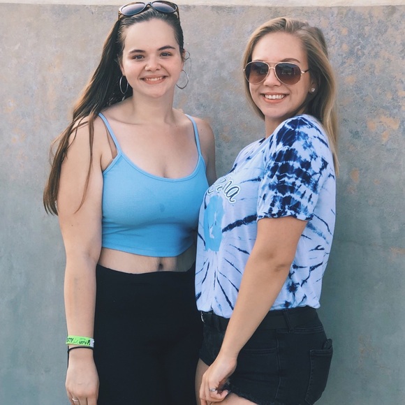 Meet your Posher, Micaela - Picture 3 of 4